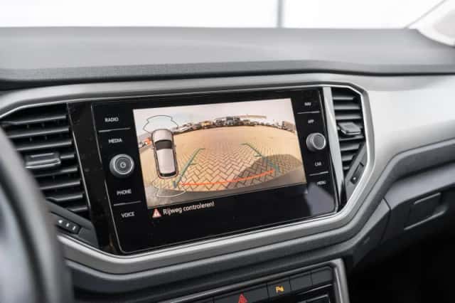 Volkswagen T-Roc (2021) thumbnail 24