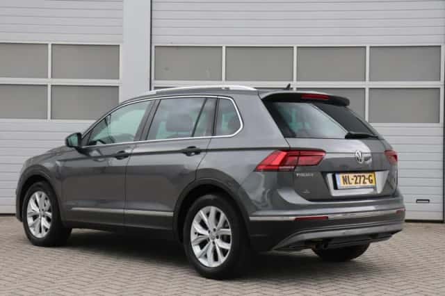 Volkswagen Tiguan (2017) thumbnail 12