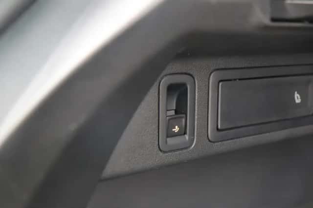 Volkswagen Tiguan (2017) thumbnail 18