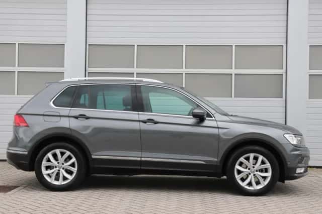Volkswagen Tiguan (2017) thumbnail 3