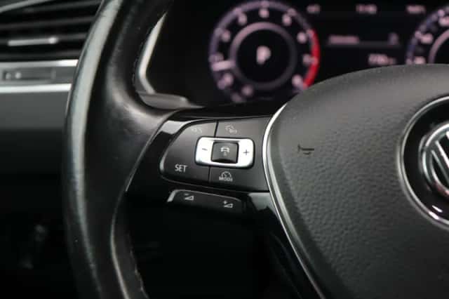 Volkswagen Tiguan (2017) thumbnail 22
