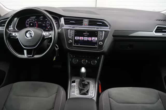 Volkswagen Tiguan (2017) thumbnail 5