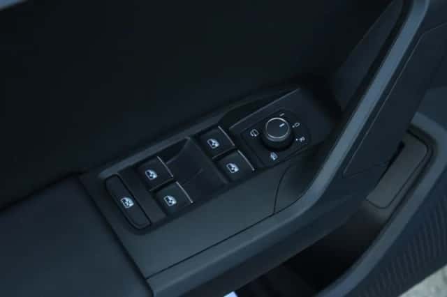 SEAT Leon (2026) thumbnail 35
