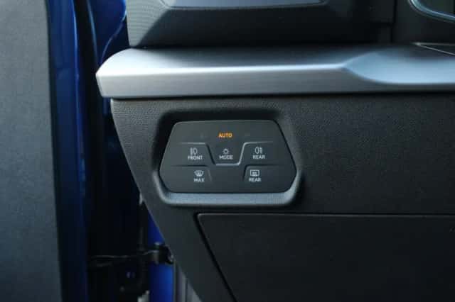 SEAT Leon (2026) thumbnail 36