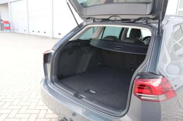 Volkswagen Golf (2022) thumbnail 15