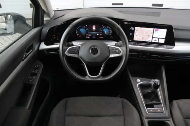 Volkswagen Golf (2022) thumbnail 18
