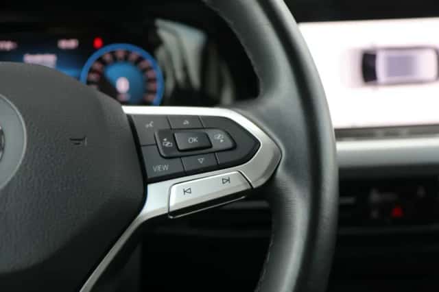 Volkswagen Golf (2022) thumbnail 21