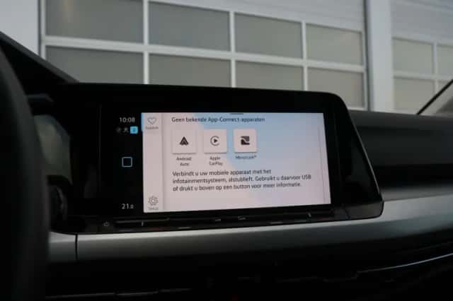 Volkswagen Golf (2022) thumbnail 23