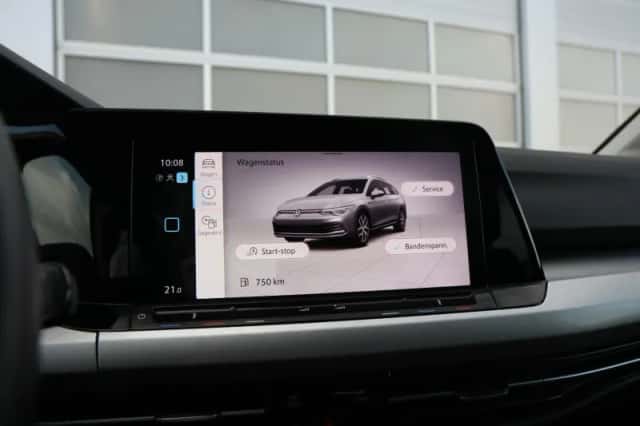 Volkswagen Golf (2022) thumbnail 32