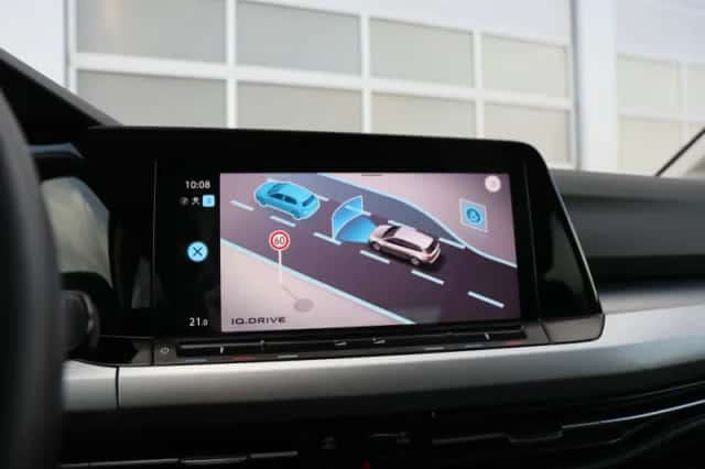 Volkswagen Golf (2022) thumbnail 33
