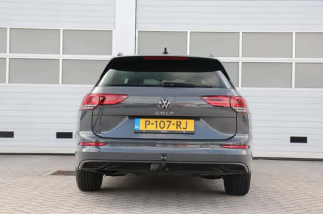 Volkswagen Golf (2022) thumbnail 10
