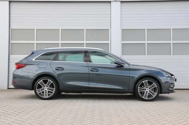 SEAT Leon Sportstourer (2022) thumbnail 3
