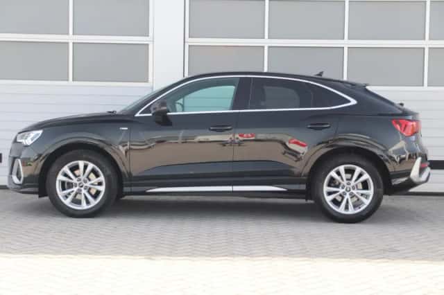 Audi Q3 (2022) thumbnail 11