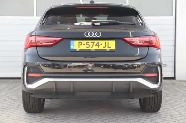 Audi Q3 (2022) thumbnail 13