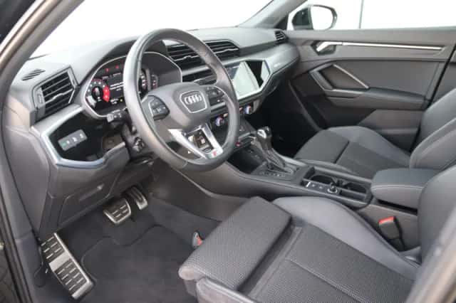 Audi Q3 (2022) thumbnail 17