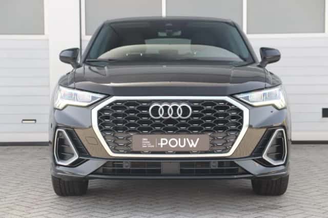 Audi Q3 (2022) thumbnail 9