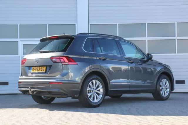 Volkswagen Tiguan (2020) thumbnail 2