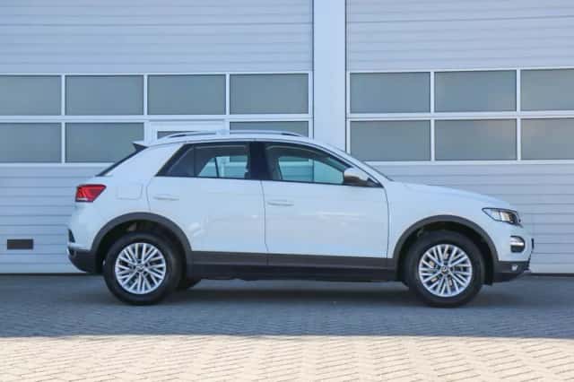 Volkswagen T-Roc (2020) thumbnail 3