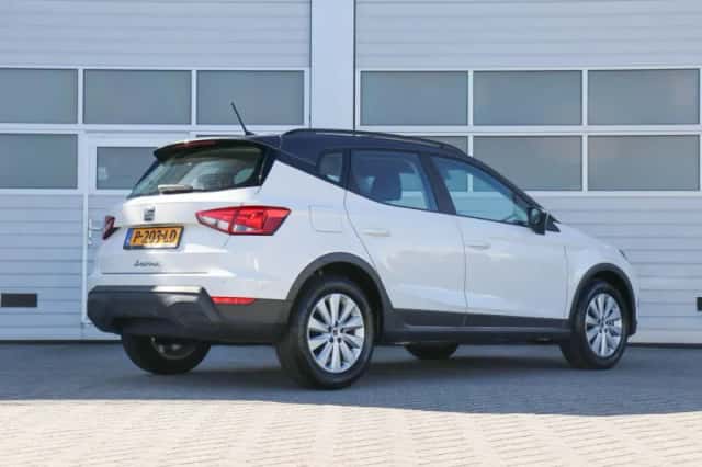 SEAT Arona (2022) thumbnail 2