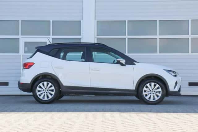 SEAT Arona (2022) thumbnail 3