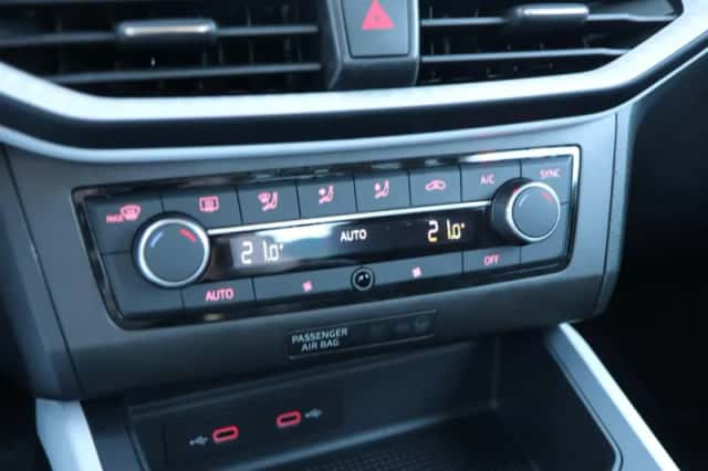 SEAT Arona (2022) thumbnail 26