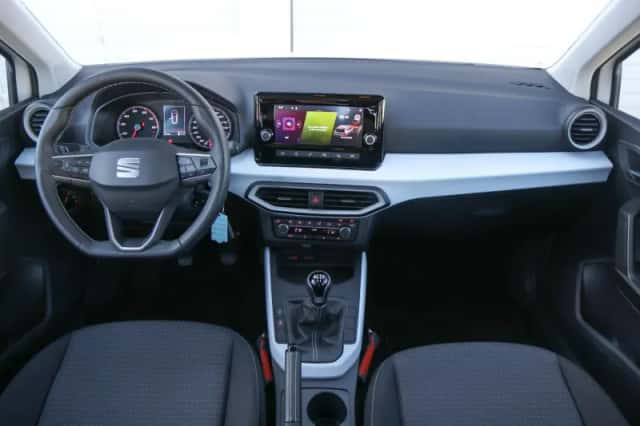SEAT Arona (2022) thumbnail 5