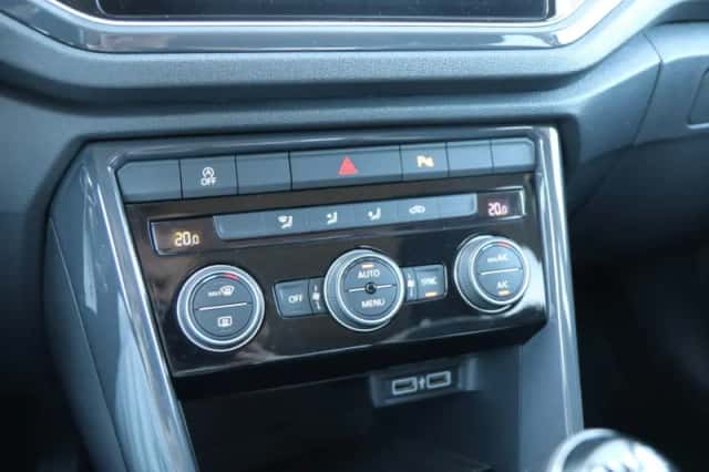 Volkswagen T-Roc (2020) thumbnail 26