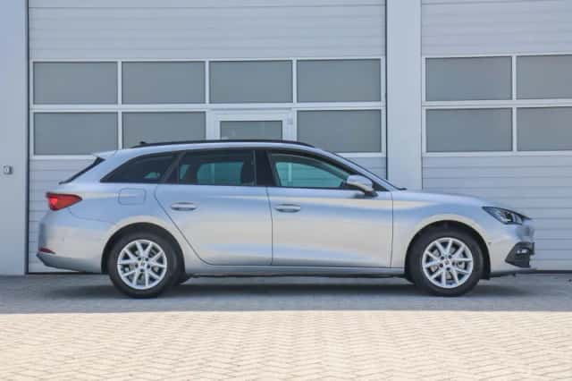 SEAT Leon Sportstourer (2023) thumbnail 3