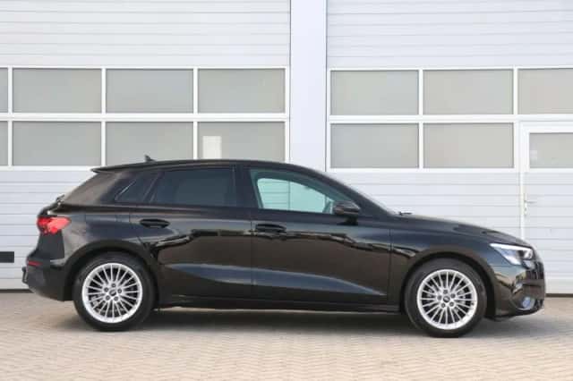 Audi A3 (2022) thumbnail 3