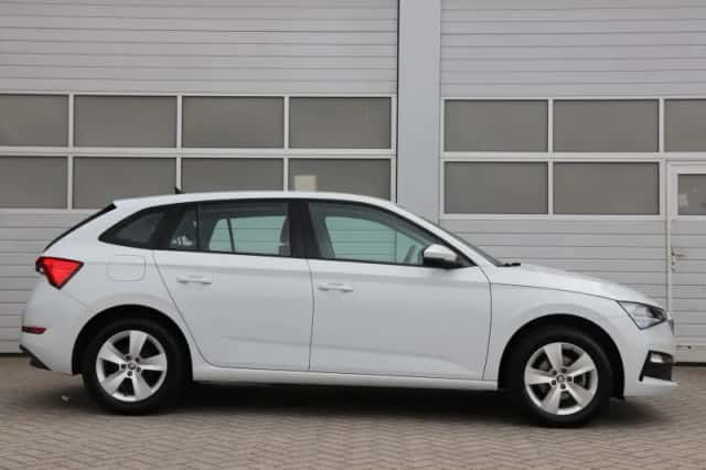 Škoda Scala (2024) thumbnail 3