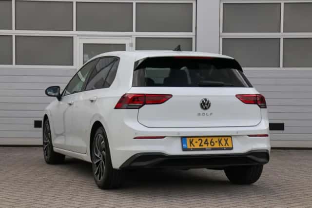 Volkswagen Golf (2021) thumbnail 11