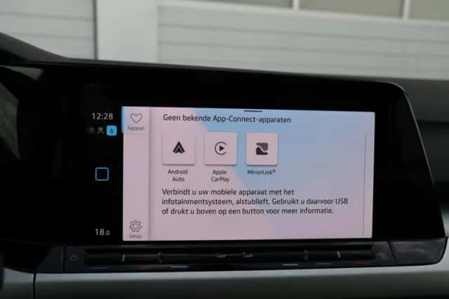 Volkswagen Golf (2021) thumbnail 23