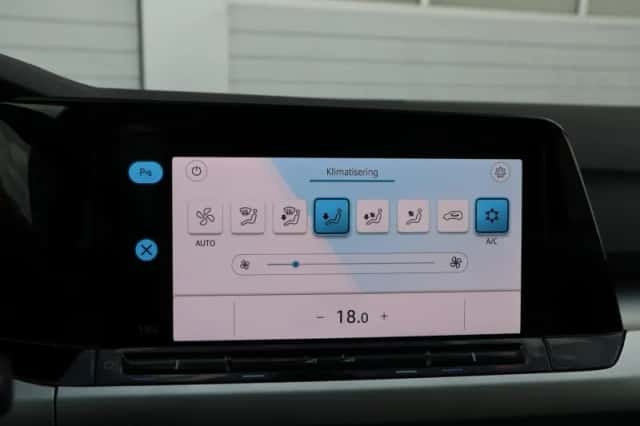 Volkswagen Golf (2021) thumbnail 24