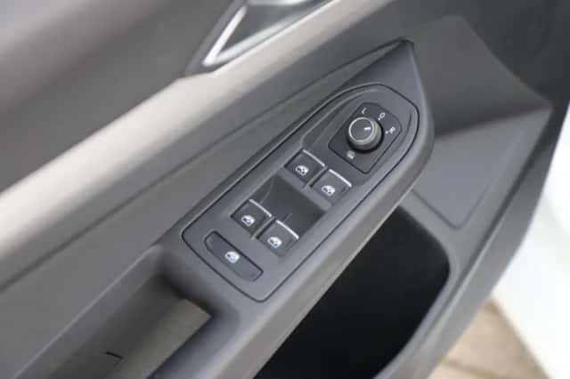 Volkswagen Golf (2021) thumbnail 27