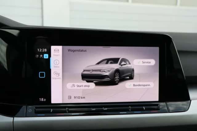 Volkswagen Golf (2021) thumbnail 33