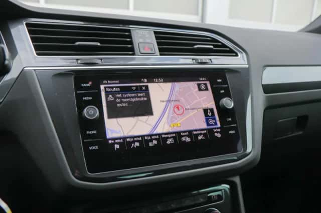Volkswagen Tiguan (2020) thumbnail 25