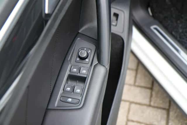 Volkswagen Tiguan (2020) thumbnail 31
