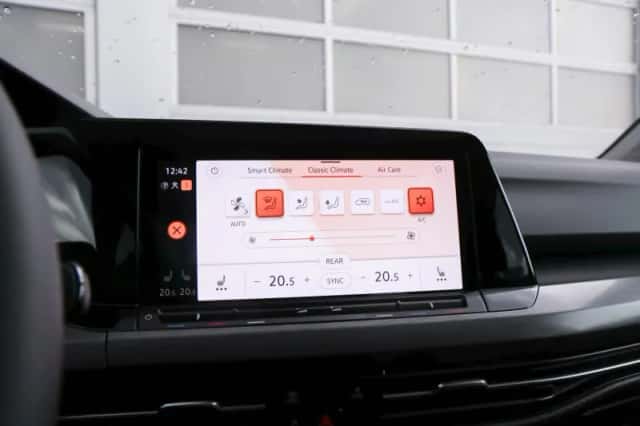 Volkswagen Golf (2020) thumbnail 31