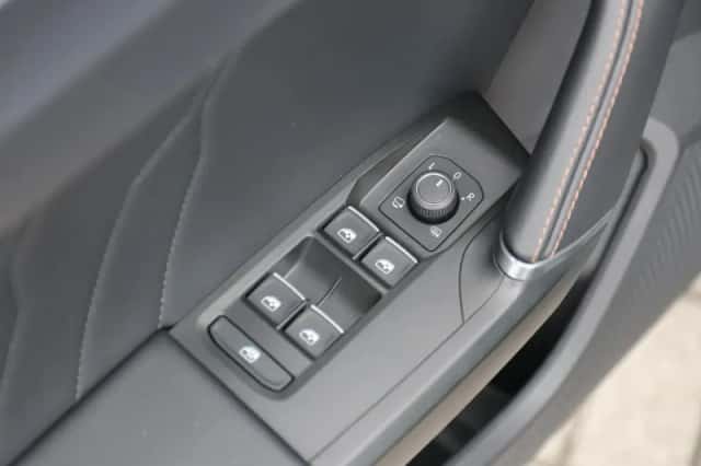CUPRA Leon Sportstourer (2023) thumbnail 18