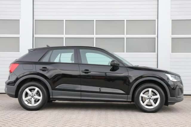 Audi Q2 (2022) thumbnail 3