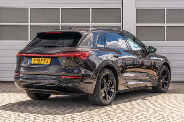 Audi Q8 e-tron (2024) thumbnail 2