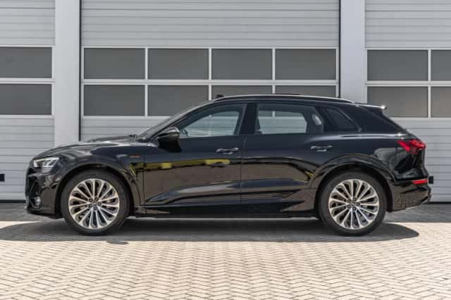 Audi e-tron (2022) thumbnail 12