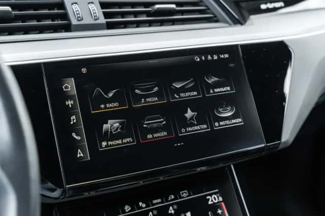 Audi e-tron (2022) thumbnail 32