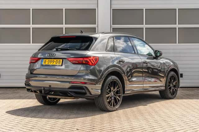 Audi Q3 (2019) thumbnail 2