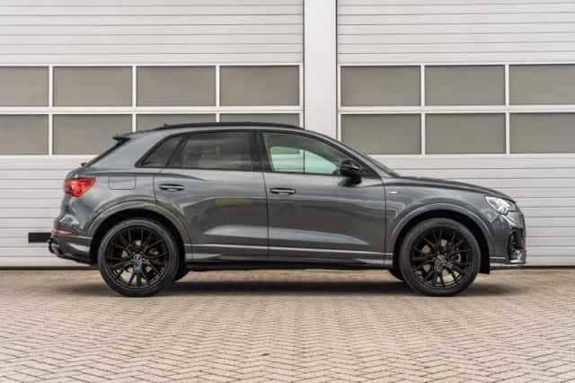 Audi Q3 (2019) thumbnail 3