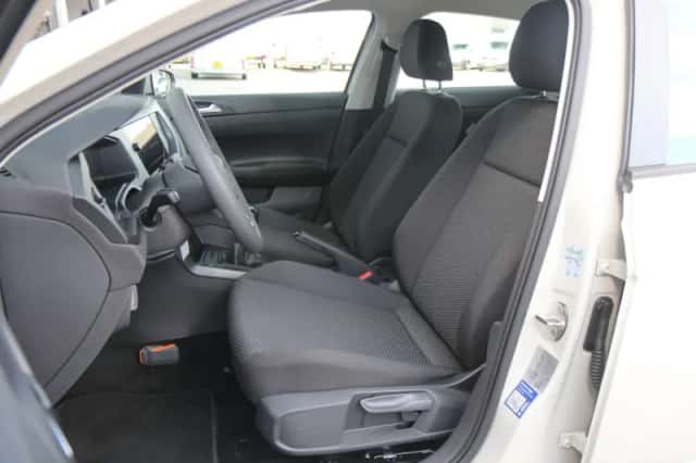 Volkswagen Polo (2024) thumbnail 4