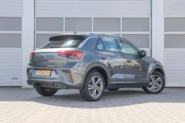 Volkswagen T-Roc (2023) thumbnail 2