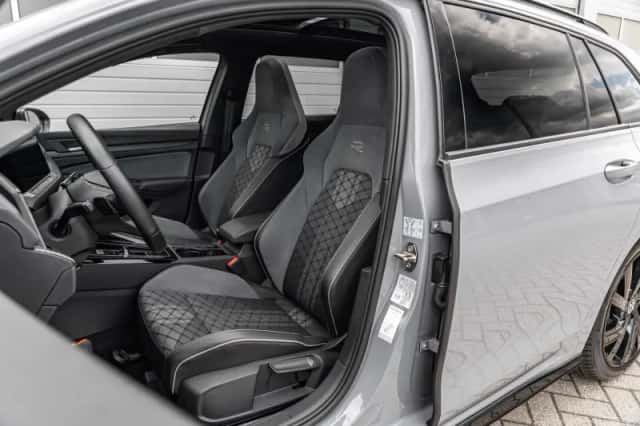 Volkswagen Golf (2023) thumbnail 4