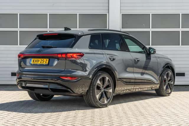 Audi Q6 e-tron (2025) thumbnail 2