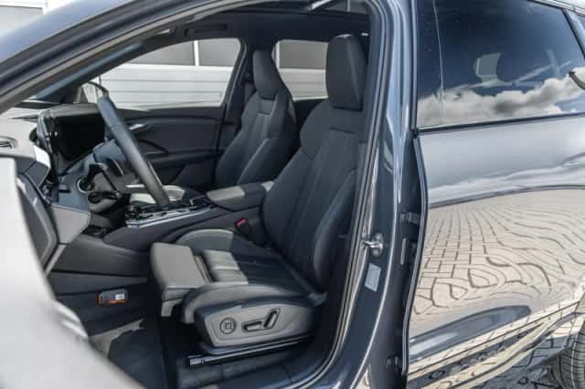 Audi Q6 e-tron (2025) thumbnail 5